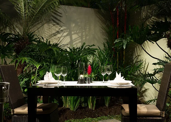 Villa Sun Island Boutique & *