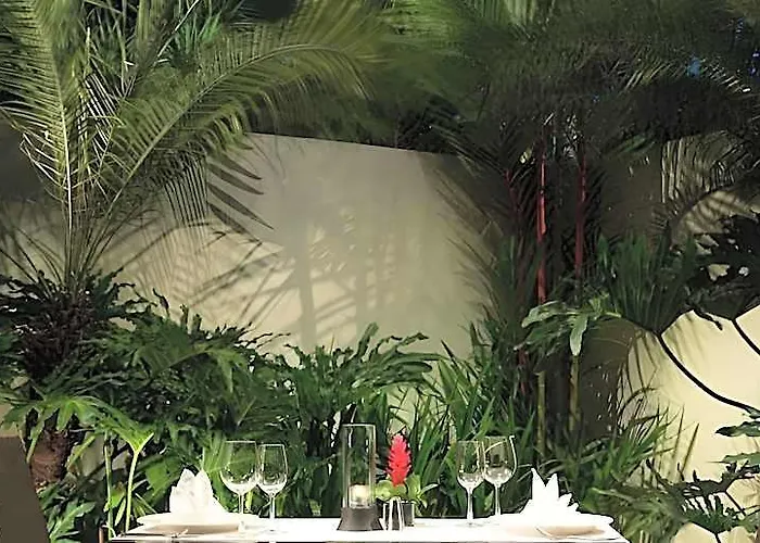 Villa Sun Island Boutique & *